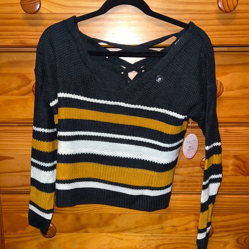Pacsun black striped cropped sweater!